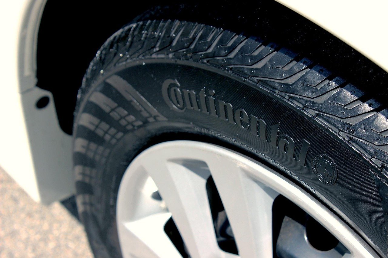 découvrez nos conseils et services pour l'entretien de votre véhicule. assurez la performance et la sécurité de votre voiture grâce à des techniques de maintenance adaptées.