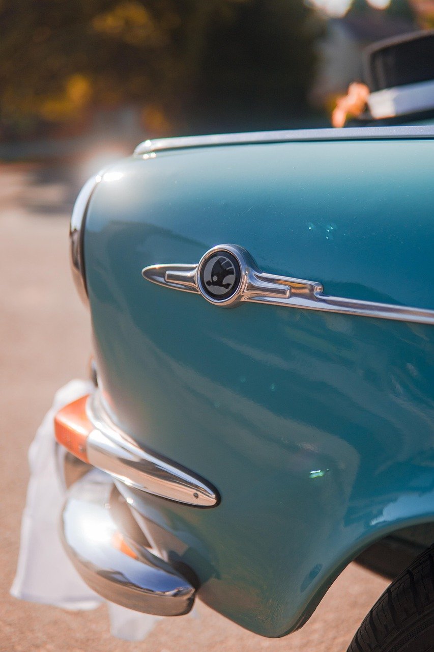 estimez le prix de votre voiture rapidement et facilement grâce à notre outil d'évaluation en ligne. découvrez la valeur marchande de votre véhicule en quelques clics !